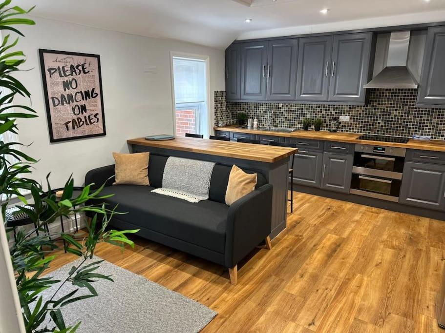 شقة High Wycombe Centre- 2 Bed Flat المظهر الخارجي الصورة